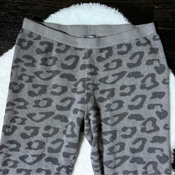 Barefoot Dreams CozyChic Ultra Lite Leopard Leggings in Medium Graphite Gray - Picture 3 of 14